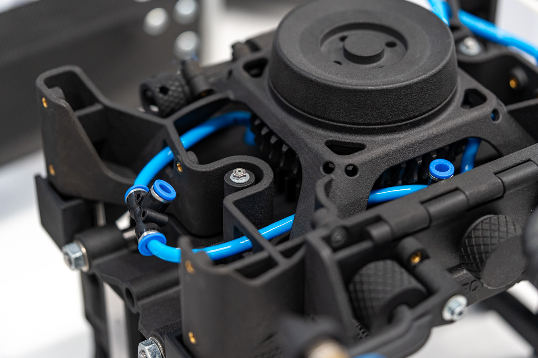 Greifer Roboter Industrie: leichter, stabiler 3D-gedruckter Greifer mit optimierter Mechanik für industrielle Robotersysteme