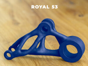 Farb-Finishing Royal 53 – SLS Bauteil in Blau - KIT3D GmbH – 3D-Technologie & Konstruktion SLS-Bauteil mit homogener Oberflächenfärbung in Royal Blau 53