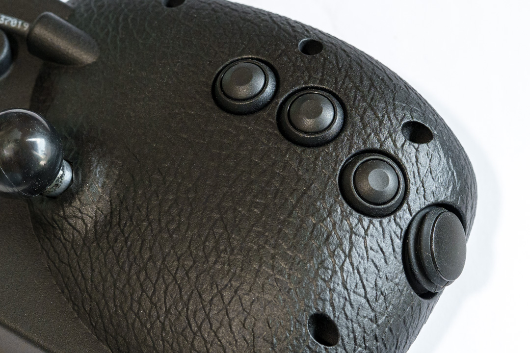 Chemisch geglättetes schwarzes 3D-Druck-Bauteil mit funktionalen Bedienelementen und geschlossener Oberfläche